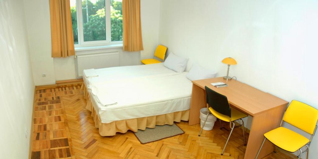 Yellow House Hostel Lwów Pokój zdjęcie